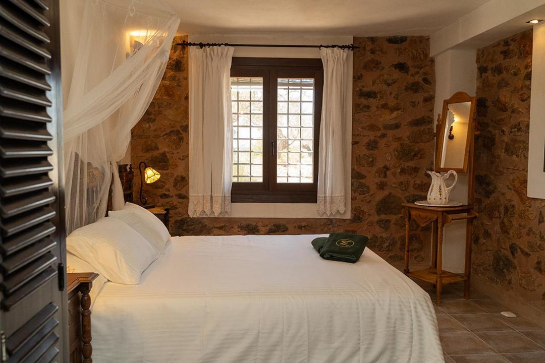 Masia De Matuta Vall de Almonacid エクステリア 写真
